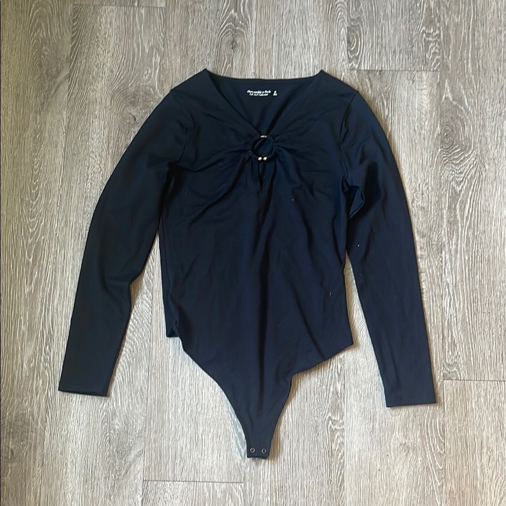 Abercrombie & Fitch Black Long Sleeve Bodysuit size medium front detail cutout